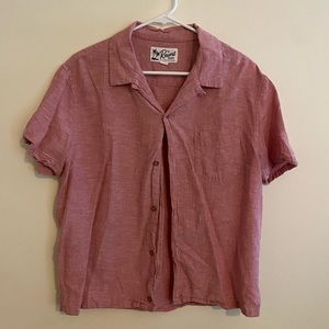 red light button down beach